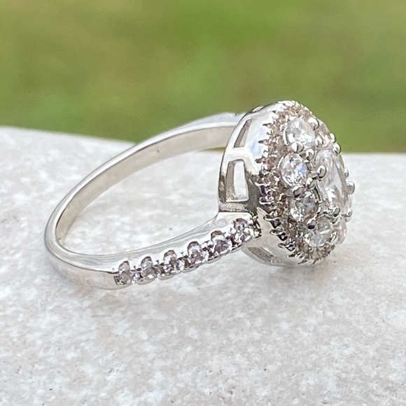 Cubic Zirconia multi-stone .925 Silver ring Sz 7 - Picture 4 of 16